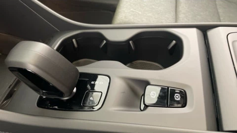 Volvo XC40 B3 G Core Auto 120 kW (163 CV)