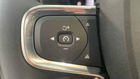 Volvo XC40 B3 G Core Auto 120 kW (163 CV)