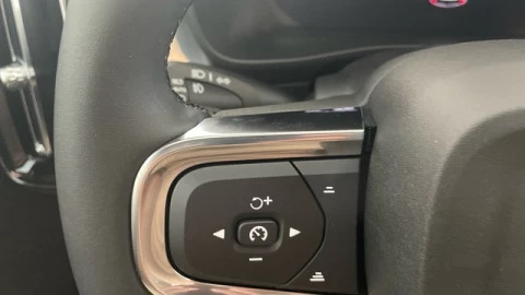 Volvo XC40 B3 G Core Auto 120 kW (163 CV)