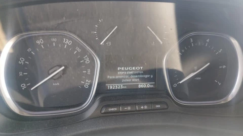 Peugeot Traveller Business VIP BlueHDi 110KW (150)Standard