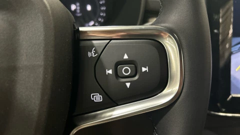 Volvo XC40 B3 G Core Auto 120 kW (163 CV)