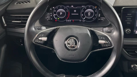 Skoda Kamiq 1.0 TSI 81kW (110CV) DSG Emotion