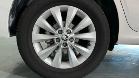 Skoda Kamiq 1.0 TSI 81kW (110CV) DSG Emotion