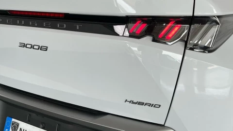 Peugeot 3008 Hybrid 1.2 107KW Allure eDCS6