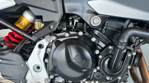 BMW F 900 XR 