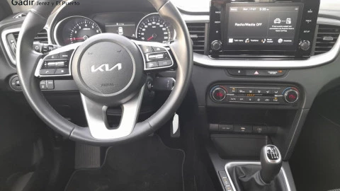 Kia Ceed 1.6 MHEV iMT 100kW (136CV) Drive