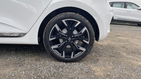 Renault Clio Techno full hybrid E-Tech 145 (103Kw)