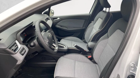 Renault Clio Techno full hybrid E-Tech 145 (103Kw)