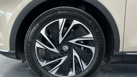 MGS6 EV Luxury