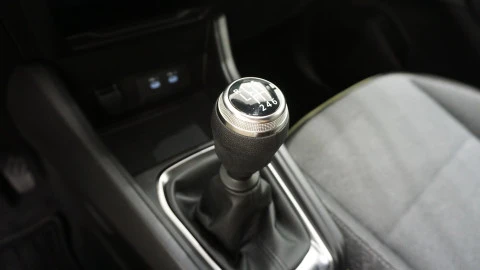 Renault Captur techno Eco-G 100cv (74 kW)