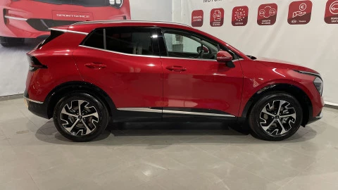 Kia Sportage  1.6 T-GDi HEV Tech 215