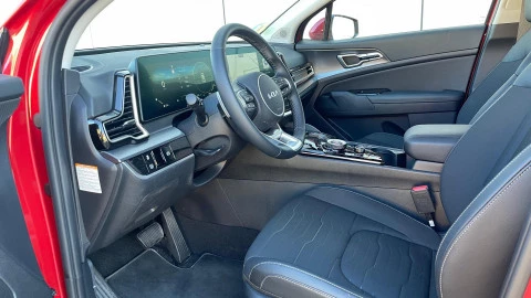 Kia Sportage  1.6 T-GDi HEV Tech 215