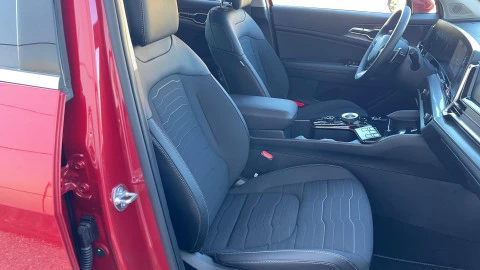 Kia Sportage  1.6 T-GDi HEV Tech 215