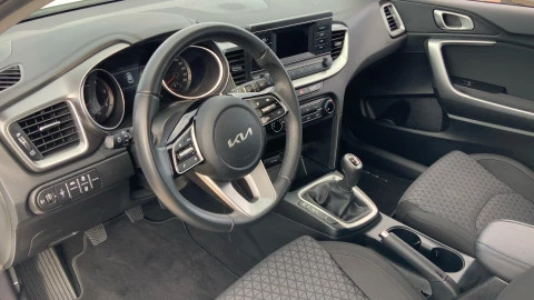 Kia Ceed 1.6 MHEV iMT 100kW (136CV) Concept