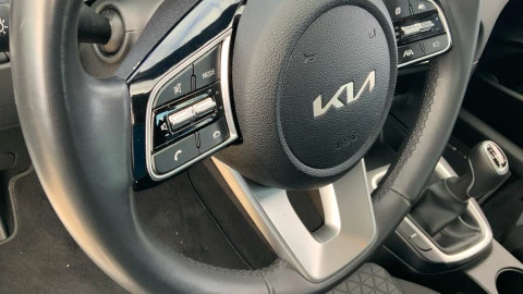 Kia Ceed 1.6 MHEV iMT 100kW (136CV) Concept