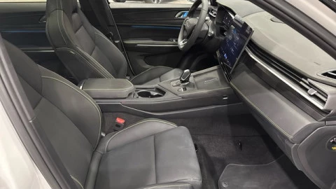 Lynk & Co 01 1.5 PHEV More 203 kW (276 CV)