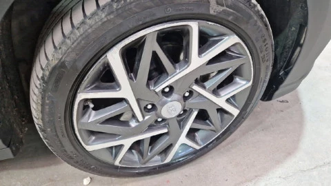 Hyundai Kona 1.6 GDI HEV Style Sky DCT