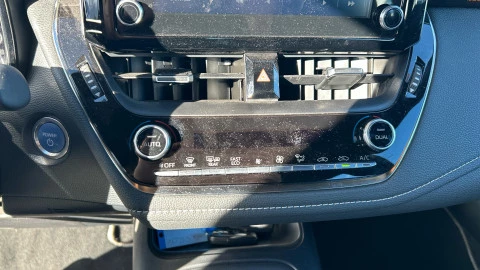 Toyota Corolla 1.8 125H ACTIVE TECH E-CVT