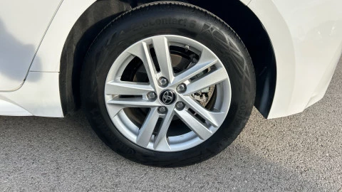 Toyota Corolla 1.8 125H ACTIVE TECH E-CVT