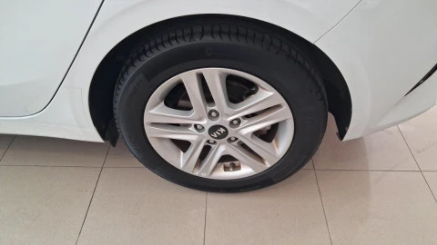 Kia Ceed 1.0 T-GDi 88kW (120CV) Drive
