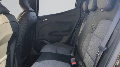 Renault Clio BERLINA CON PORTÓN 1.6 E-TECH TECHNO 143 5P