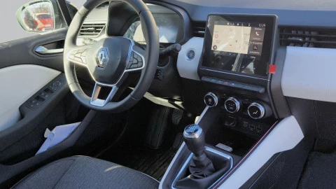 Renault Clio BERLINA CON PORTÓN 1.6 E-TECH TECHNO 143 5P