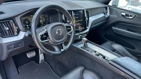 Volvo XC60 2.0 D4 R-Design Auto