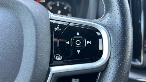 Volvo XC60 2.0 D4 R-Design Auto