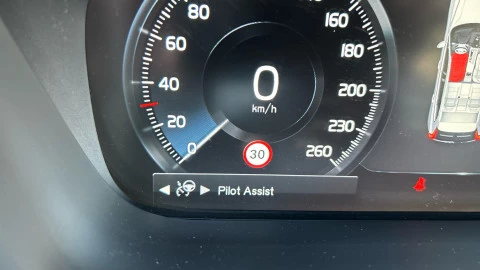 Volvo XC60 2.0 D4 R-Design Auto