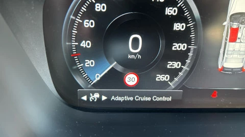 Volvo XC60 2.0 D4 R-Design Auto