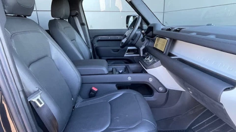 Land Rover Defender 2.0 Si4 404 SE 110 Auto 4WD PHEV