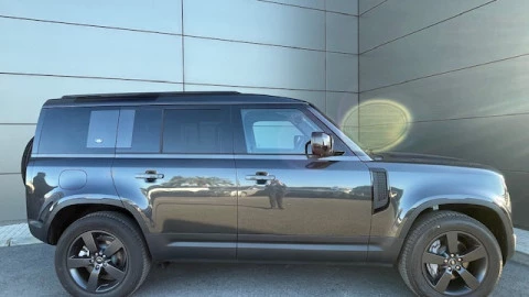 Land Rover Defender 2.0 Si4 404 SE 110 Auto 4WD PHEV