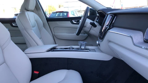 Volvo XC60 2.0 B4 G Core Pro Auto