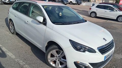 Peugeot 308 5p Allure 1.6 BlueHDi 120
