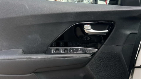 Kia Niro 1.6 GDi HEV 104kW (141CV) Drive