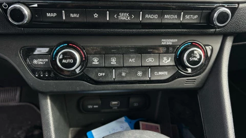 Kia Niro 1.6 GDi HEV 104kW (141CV) Drive