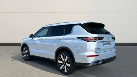 Mitsubishi Outlander PHEV Kaiteki 4WD