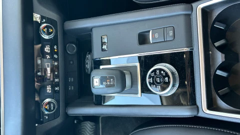 Mitsubishi Outlander PHEV Kaiteki 4WD