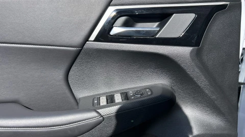 Mitsubishi Outlander PHEV Kaiteki 4WD