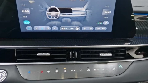 EBRO S700 1.6 TGDI Luxury 7 DCT