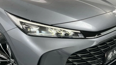 MG HS 1.5T PLUG IN HYBRID LUXURY