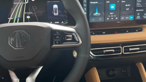 MG HS 1.5T PLUG IN HYBRID LUXURY