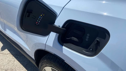 Volvo EX30 Single Motor Extended Range Plus Auto