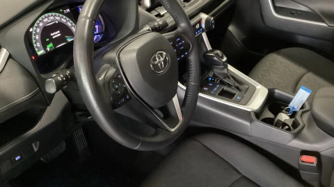 Toyota Rav4 2.5l 220H Advance