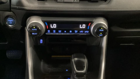 Toyota Rav4 2.5l 220H Advance