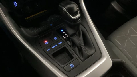 Toyota Rav4 2.5l 220H Advance