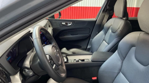 Volvo XC60 2.0 T6 AWD Recharge Ultimate Dark Auto