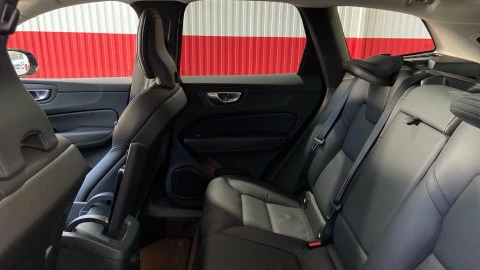 Volvo XC60 2.0 T6 AWD Recharge Ultimate Dark Auto