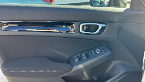 Honda Civic 2.0 i-MMD Elegance CVT