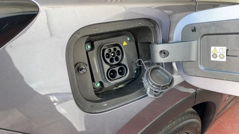 EBRO S700  1.5 TGDI PHEV E-CVT Luxury FWD